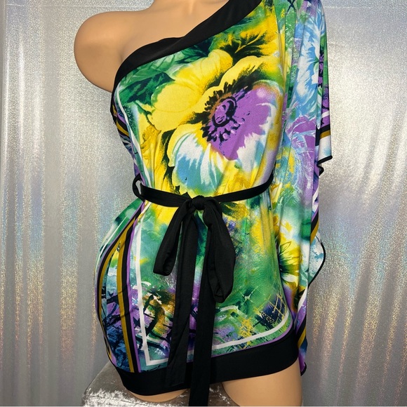 Entry blouse tie at waist one shoulder bay wing belted open shoulder floral top - Picture 2 of 13